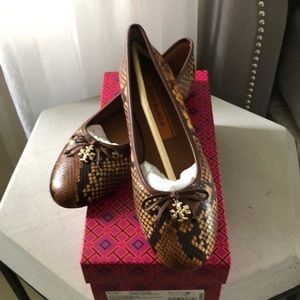 NWT, TORY BURCH CHARM EMBOSSED BALLET FLAT NAPPA LEATHER